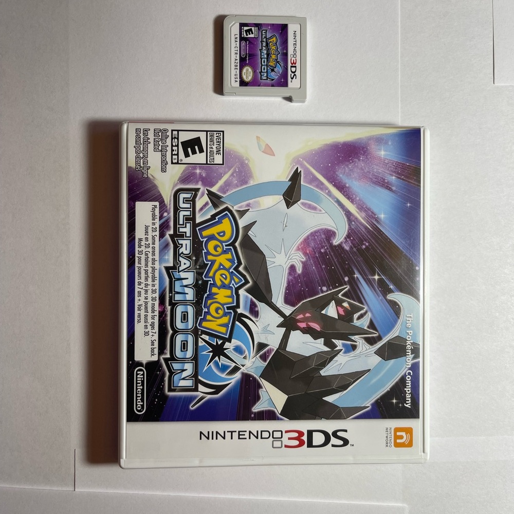 Nintendo White 3DS Game Pokémon Ultra Moon